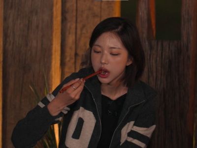 넷플릭스 '솔로지옥5'에서 김고은 입고 나온 가디건이 뭔지 아는 사람??